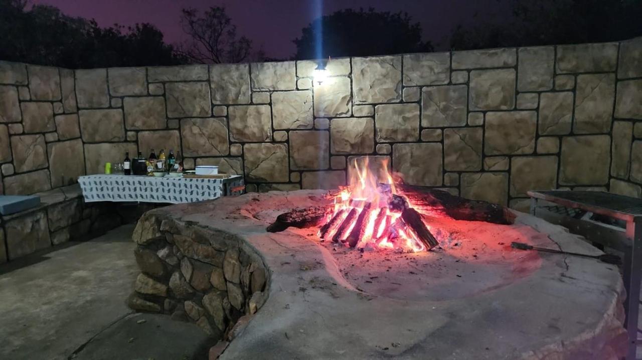 5 Sleeper Bushcamp Chalet Hartbeespoort Exterior photo
