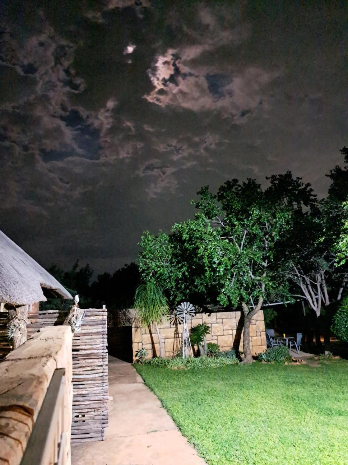 5 Sleeper Bushcamp Chalet Hartbeespoort Exterior photo